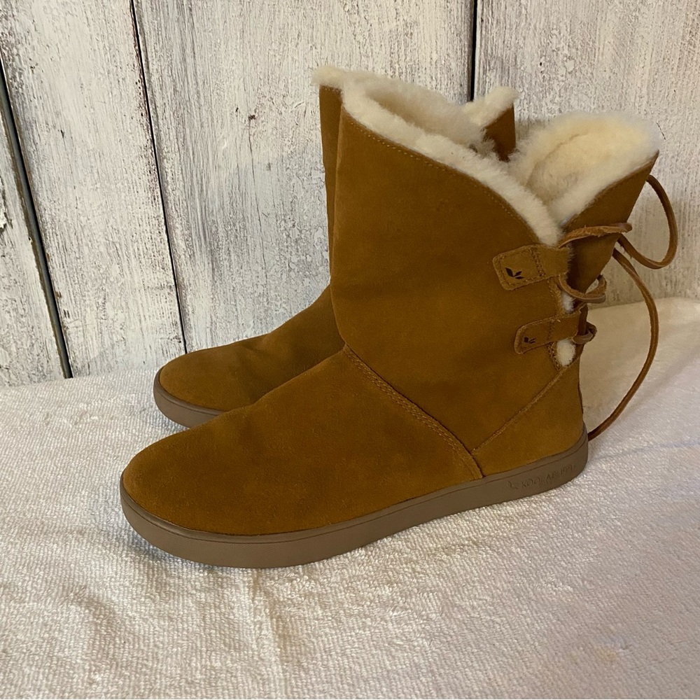 Kookaburra by UGG Shari Short Suede Boots Size 7 ugg brown lined